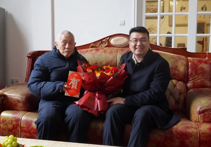 長(zhǎng)沙礦冶院黨委開展新春走訪慰問(wèn)